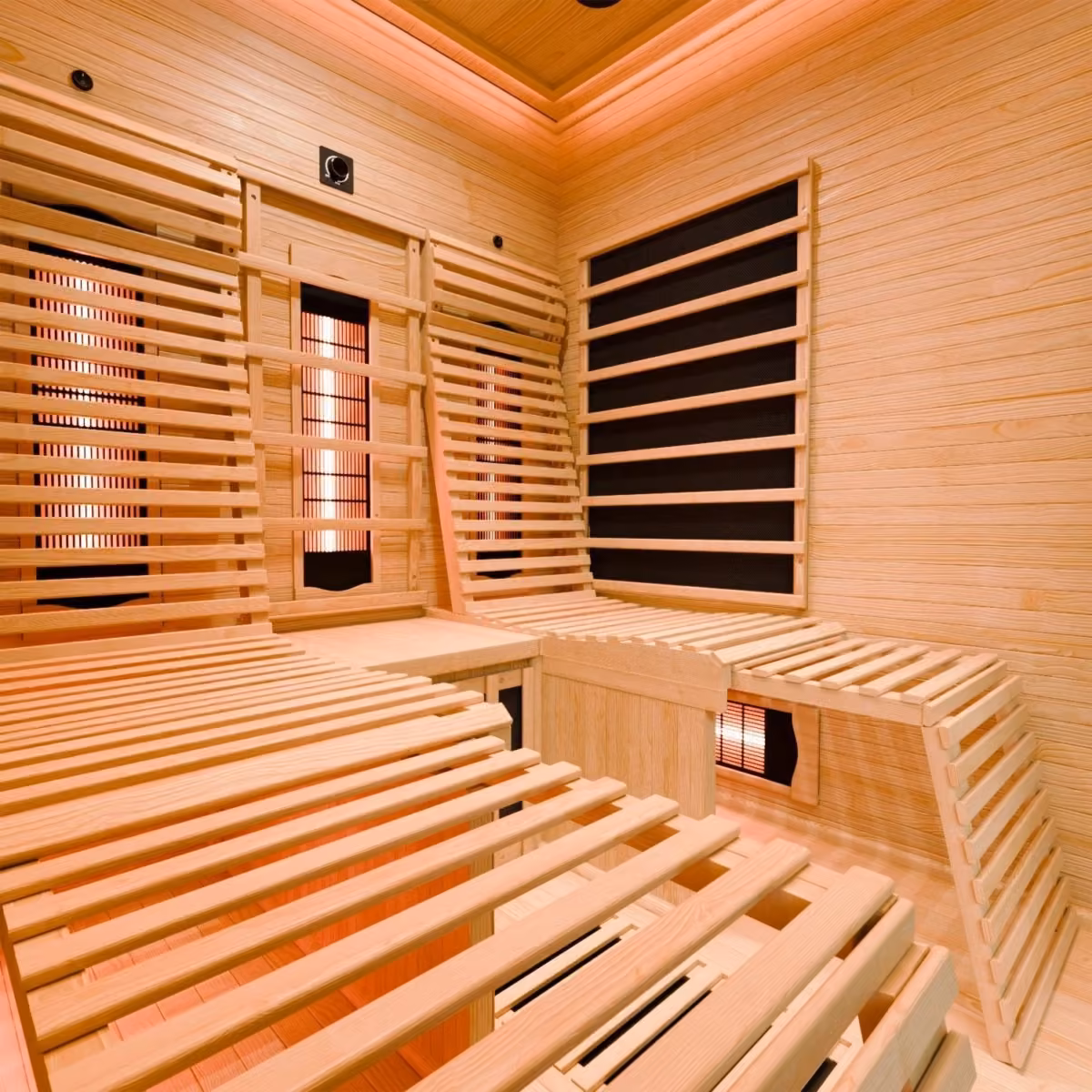 Artsauna Helsinki 150 Infrarotkabine, Innenansicht mit Liegeflächen